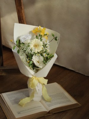 【遇見恆久】春日拾光黃白系鮮花花束 尺寸S